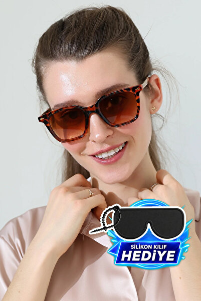 MİLANO KORS Women's Leopard Frame Brown Glass Gold Handle Detailed Sunglasses