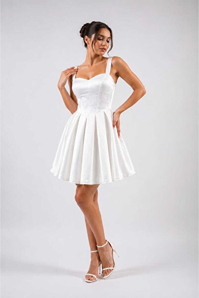 Engin Moda Beyaz Mini Boy Saten Kalp Yaka Ve Asimetrik Bel Detaylı Abiye Ve G...
