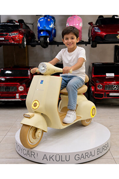 TOYCAR GARAGE VESPA BÜYÜK BOY AKÜLÜ MOTOR 3-9 YAŞ