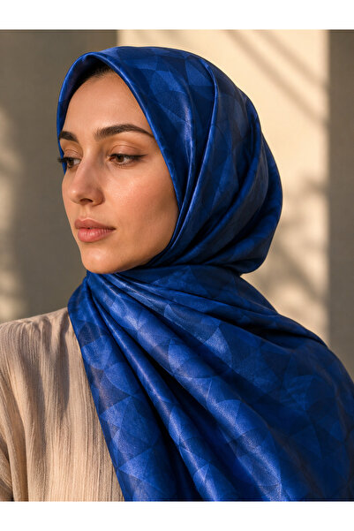 Êtoile سلسلة ساري من القطن الناعم المزخرف بنقشة رنة لارا باللون الأزرق من ماد...
