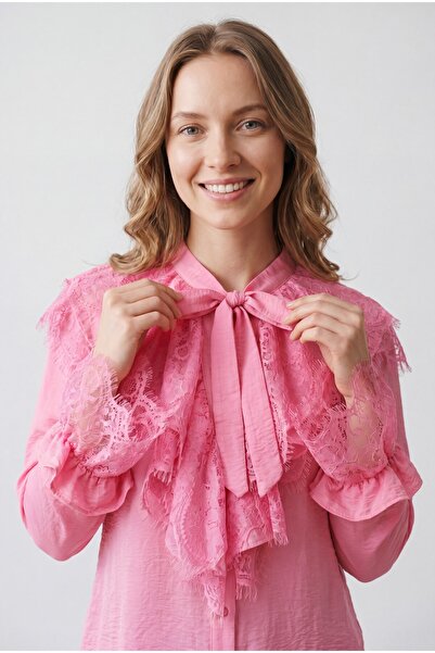GLOW MUSE Yakası Bağcıklı Dantel Detaylı Arkası Uzun Gömlek -Pembe