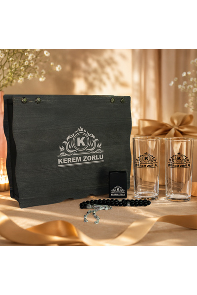 hediyekralı İsime Özel Ahşap Kutulu 2’li Rakı Bardağı Tesbih ve Çakmak Seti –...