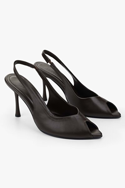 Shoeberry حذاء نسائي بكعب جلدي بني من Auro