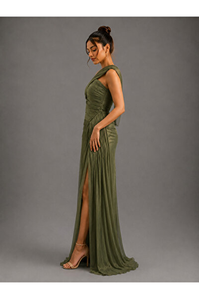 Queens dresses فستان سهرة فاخر بتصميم راقٍي بكتف واحد