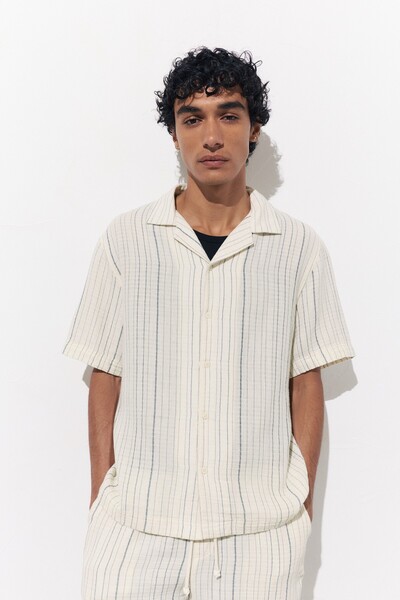 Pull & Bear Kısa kollu bürümcük çizgili gömlek
