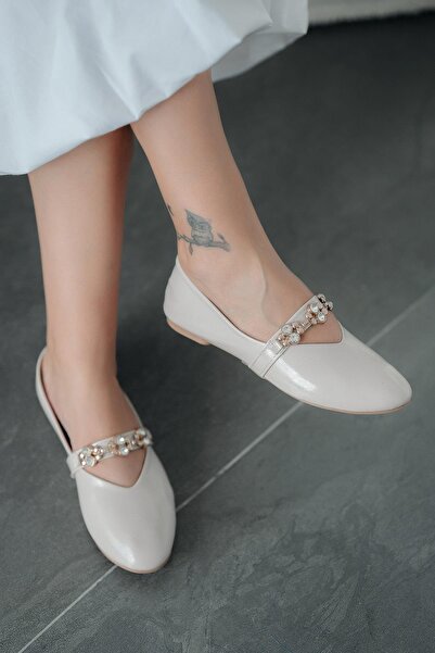 Parponi Selmo Belted Stone Detailed Matte Patent Leather Ballerina Beige