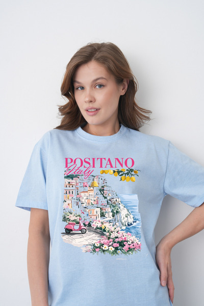 TREND EMMODA Tricou casual albastru cu gât rotund, cu imprimeu peisaj Positan...