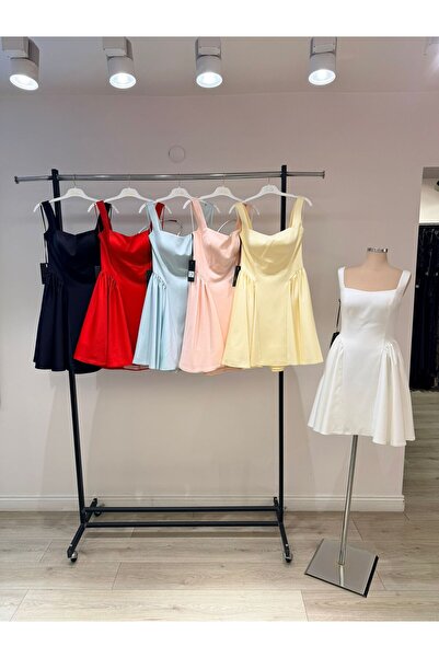AYSHA BOUTIQUE Kare Yaka Kalın Askılı Kloş Kısa Abiye Elbise