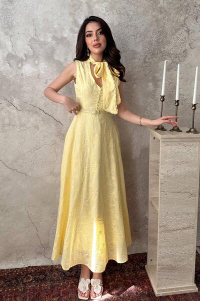Caddebostan Moda فستان ميدي بحزام حول الرقبة، مطرز، مبطن، بحزام خصر