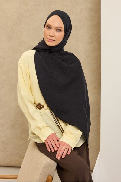 Silk Home شال قطني من نايا ميني مونوغرام باللون الأسود