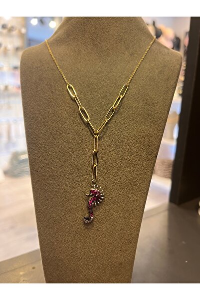 gozdeasutayaccessory Sea Horse Low-Cut Necklace with Pink Stone