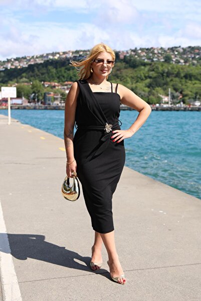 Siyezen Plus Size Gold Brooch Detailed Strap Evening Dress