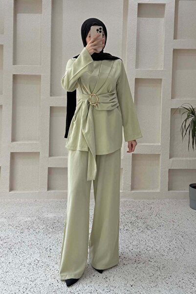 lamelif Costum cu detalii cu cataramă, verde