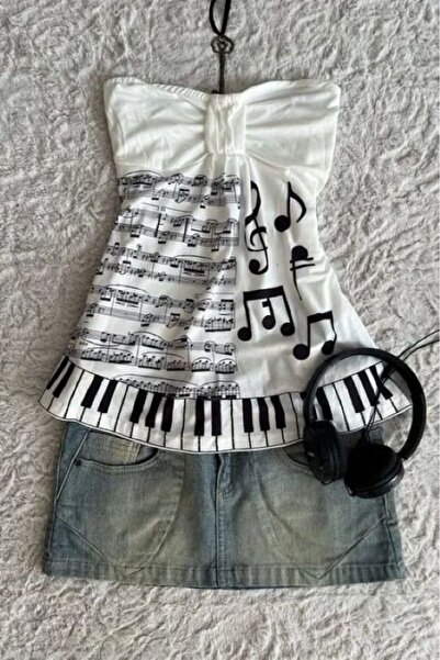 İsra Ayyıldız Moonstar Collection Beyaz Nota Desenli Piano Detaylı Straplez Crop