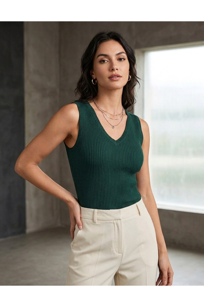 KUĞU V-Neck Thick Strap Blouse Soft Textured Ribbed Undershirt