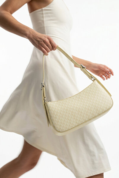 Calvin Klein Women Stylish Shoulder Bag