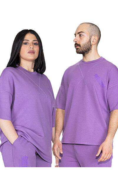 SELENE تي شيرت كبير الحجم بتفاصيل خياطة للجنسين