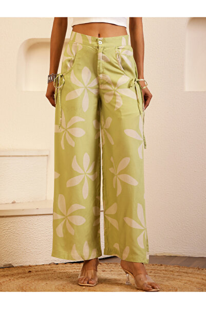 Sanskrutihomes By Styli Women Green Floral Print Wide Leg Trousers