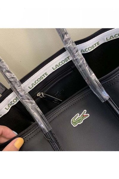 Lacoste Kids حقيبة يد نسائية كبيرة الحجم متعددة الاستخدامات من L12.12 بتصميم عصري مع سحاب، حقيبة كتف، حقيبة كاميرا