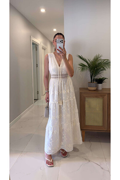 BİRCANÇİL Cutre Cream Embroidered Detailed Sleeveless Dress