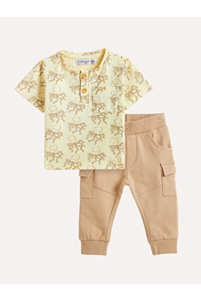 Victor and Jane By Styli Boys Short Sleeve Printed T-Shirt and Cargo Joggers Set