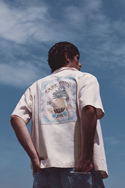 Pull & Bear Ananas nakışlı kısa kollu gömlek