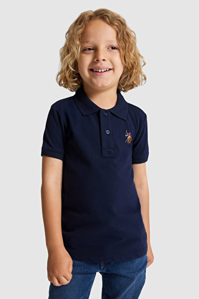 U.S. Polo Assn. تي شيرت أساسي للأولاد بياقة بولو باللون الأزرق الداكن 5032560...