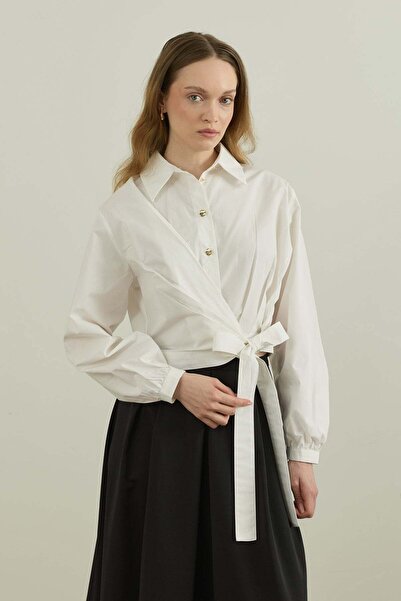 Merve Gültekin Short poplin shirt with tie detail