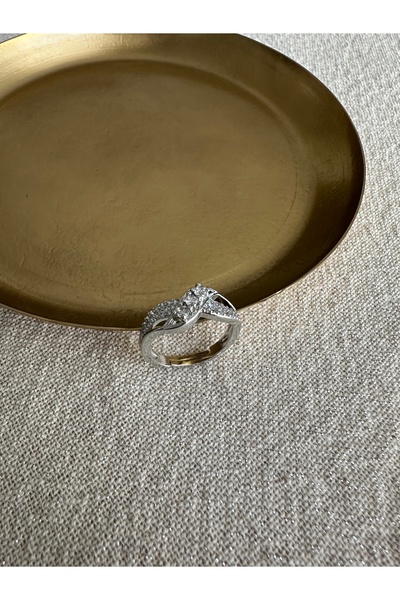 ringbox Silver Color 3 Stone Curved Ring