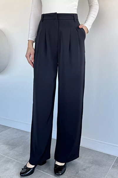 Aryena Black Women's Pleated Wide-Leg Pants