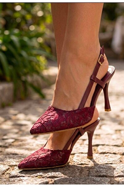 İLADİESHOES حذاء ستيليتو مفتوح من الخلف مزين بالدانتيل