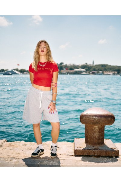Violon Red Let's Hang Out Written Crop Body
