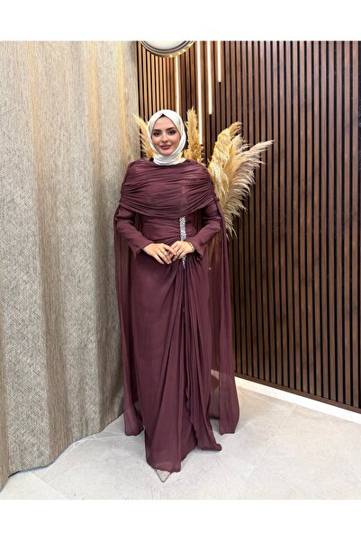 Fashionbox فستان سهرة بتفاصيل حجرية وتصميم مطوي من لينا بيلرين |   الخوخ الأح...
