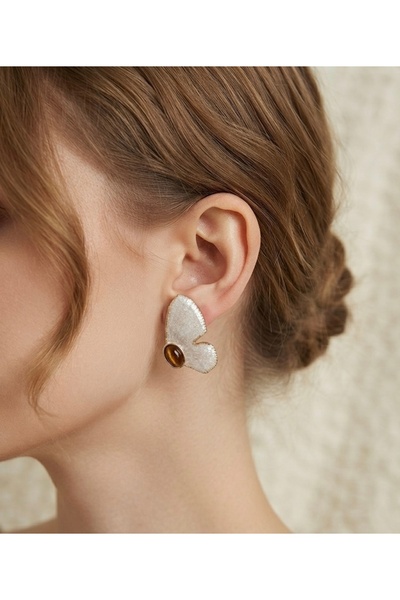 DAZLİNGACCESSORY أقراط على شكل فراشة بوهيمية