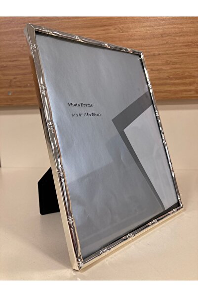 PLUS HOME RESİM ÇERÇEVESİ BAMBU MODEL METAL PİRİNÇ İNCE KENARLI RENK GÜMÜŞ ORTABOY EBAT 15X20 CM