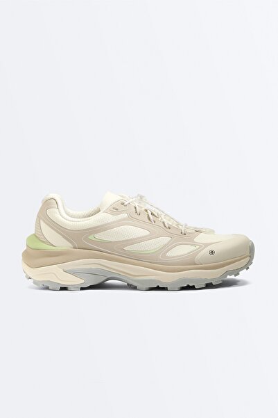 Oysho Mountain-style trainers