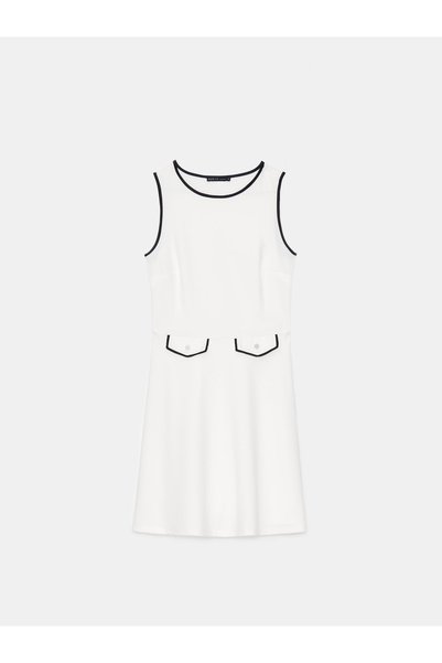 NO BRAND Rochie mini albă, evazată, fără mâneci, cu decolteu în V, trapezoida...