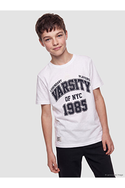 LC Waikiki Esvab • Modern & Distinctive Zero Roba Collar Nyc Printed Boys' T-...
