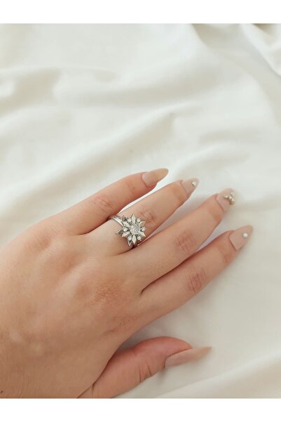 bijoux uniques يمكن تخصيص حلقة الضغط المصنوعة من الفولاذ على شكل زهرة حسب الطلب