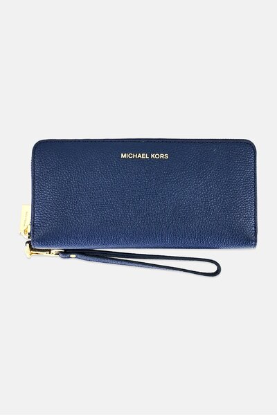 Michael Kors محفظة نسائية طويلة تحمل شعار الماركة، باللون الأزرق الداكن