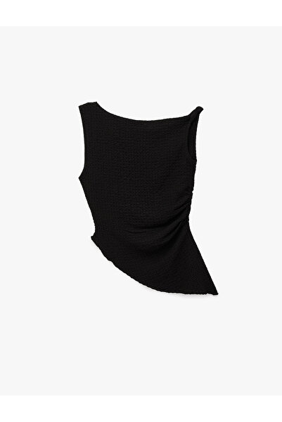 Koton Slim Fit Asimetrik Kesim Omzu Açık Bürümcük Kumaş Kolsuz Bluz