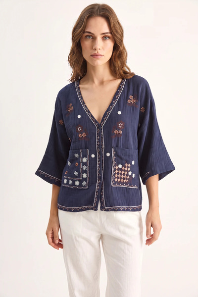 Şeker Portakalım Women's Embroidered Pocket Detailed V-Neck Muslin Navy Blue Shirt