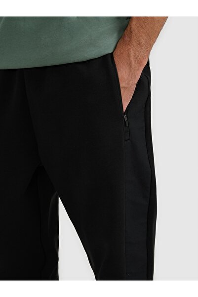 4F pantaloni jogger din patchwork textil 4FWAW25TTROM1252