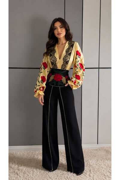 ittlalat alqamar Black Striped Jumpsuit