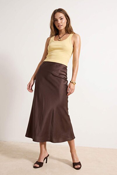 Trendyol Collection Fusta midi maro din satin, linie A/clopote croială TWOAW2...