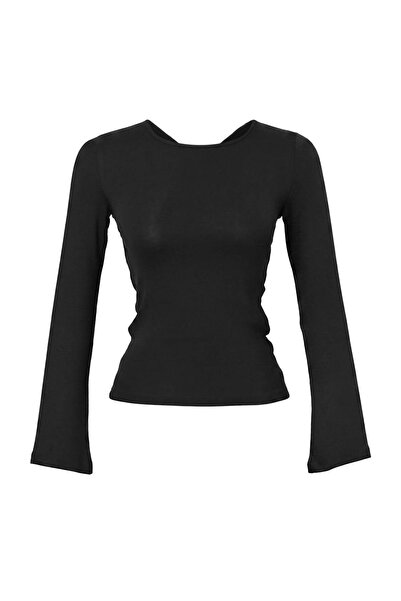 Trendyol Collection بلوزة سوداء مسطحة بياقة دائرية وأكمام قياسية وظهر مفتوح م...