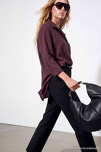 Drop by TrendyolMilla قميص مودال كبير الحجم بنمط خطوط بلون البرقوق وجيوب وأكم...
