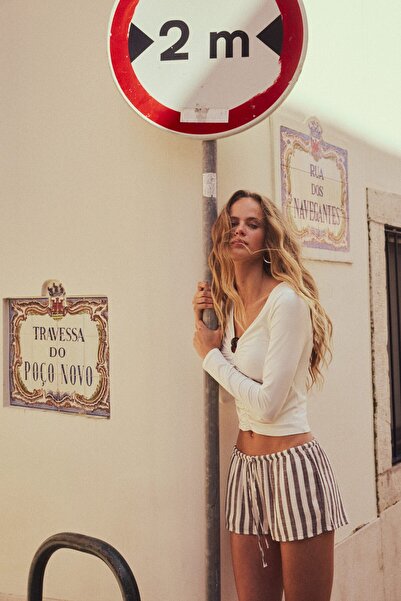 H&M Keten Karışımlı ve Büzgü Bağlı Şort