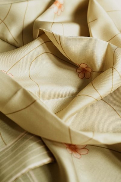 kehva 100% Mulberry Silk Scarf – 90X90 cm |   Natural Shine and Fluid Posture