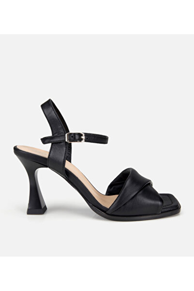 Hotiç Women's Leather Black Blunt Toe Heeled Sandals